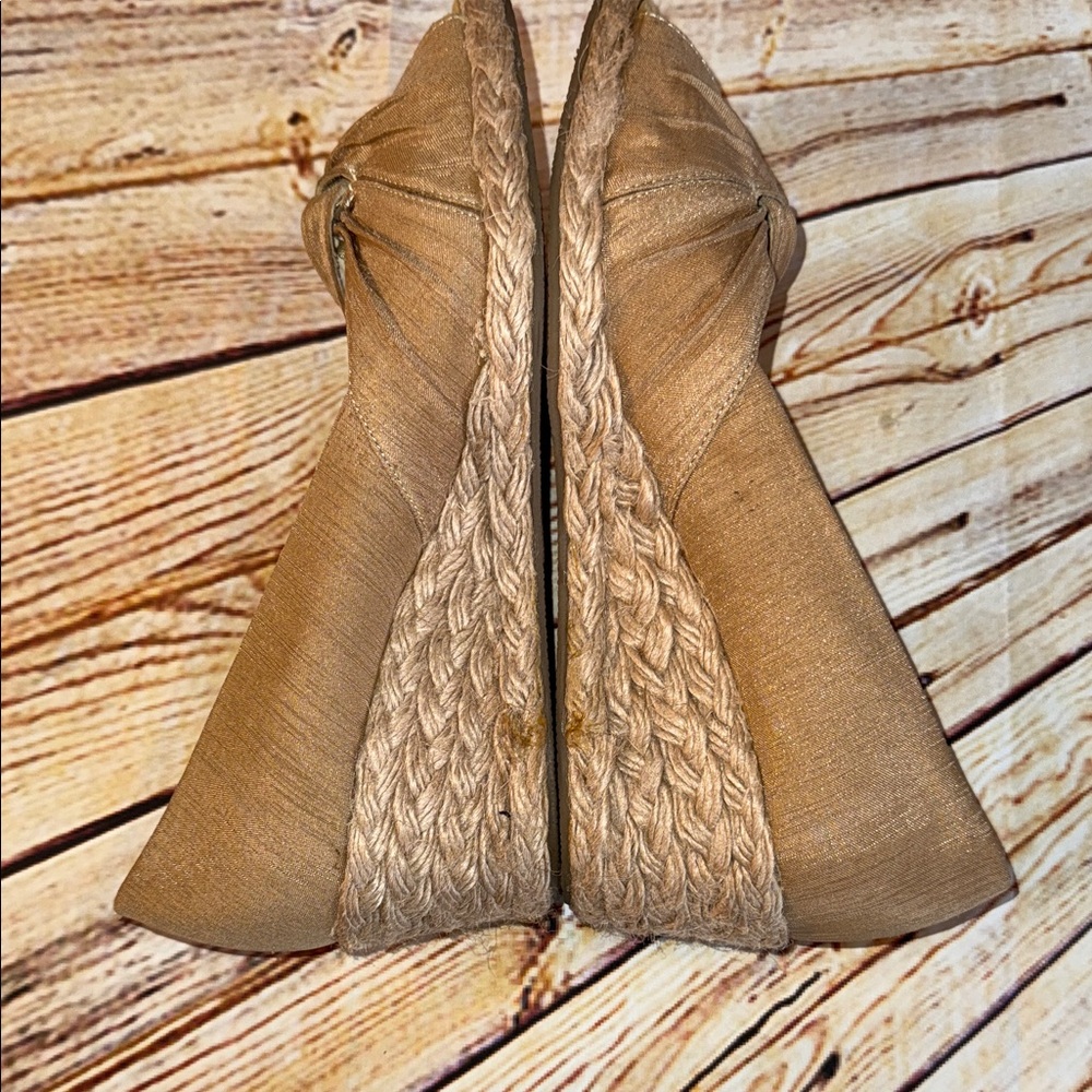 Soft Style Beige Peep-Toe Wedges Size 8.5 - Picture 5 of 15